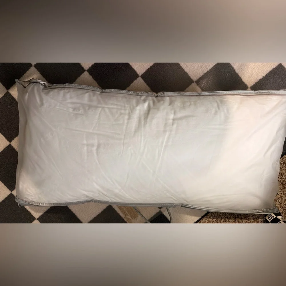 New Saatva Latex Pillow king  High - Picture 3 of 5